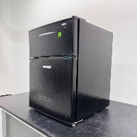 Black Compact Refrigerator/ Freezer image 1